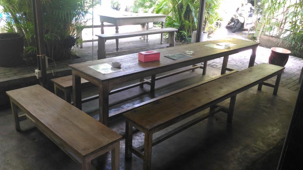 M Box Seminyak Hostel Exterior photo